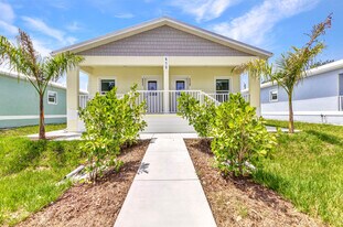 415 Carmalita St, Unit 415 Carmalita St in Punta Gorda, FL - Building Photo