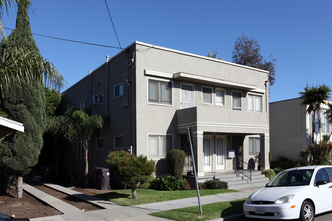 3629-3635 E 8th St in Long Beach, CA - Building Photo