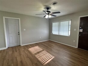 1014 Park Manor Dr in Orlando, FL - Building Photo - Building Photo