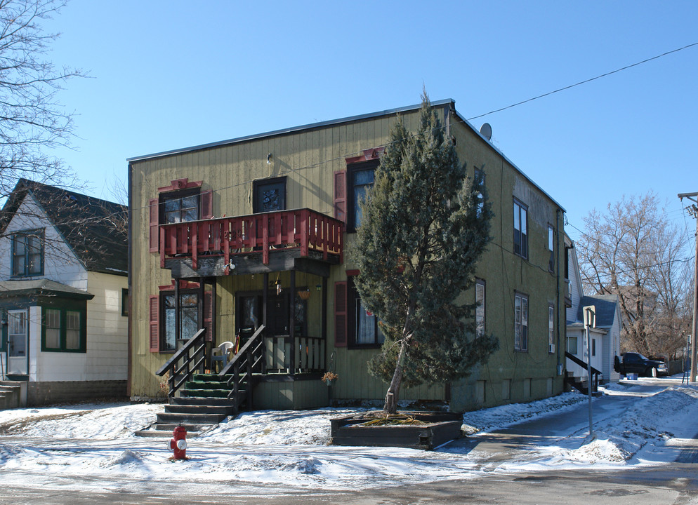 229 Humboldt Ave N in Minneapolis, MN - Building Photo