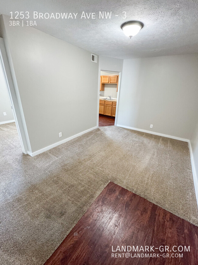 1253 Broadway Ave NW-Unit -3 in Grand Rapids, MI - Building Photo - Building Photo