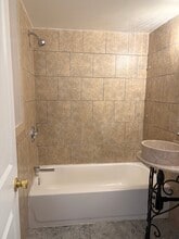 3415 5th St SE, Unit 36 in Washington, DC - Foto de edificio - Building Photo