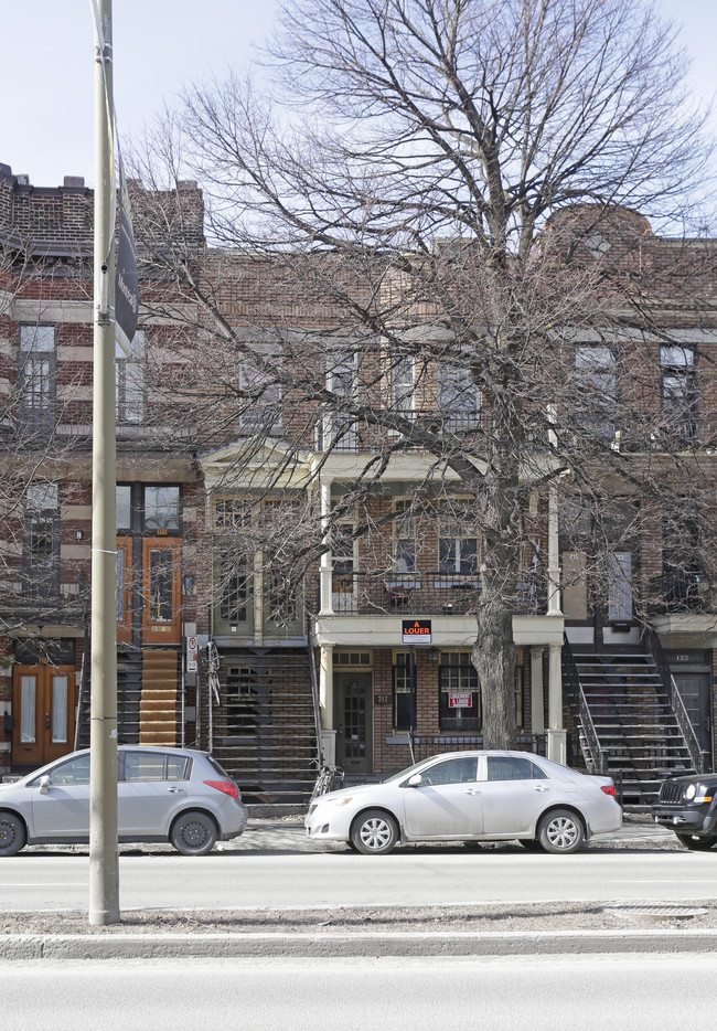 217-221 Saint-Joseph Boul O in Montréal, QC - Building Photo - Building Photo