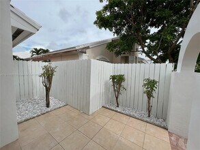 11341 SW 63rd Terrace in Miami, FL - Building Photo - Building Photo