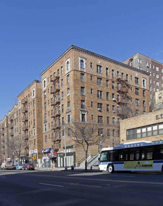 5025-5035 Broadway in New York, NY - Building Photo