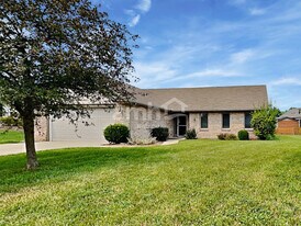 160 Concord Farm Rd in Englewood, OH - Building Photo