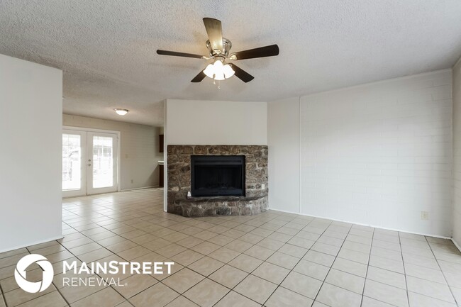 property at 1931 W Merlin Rd