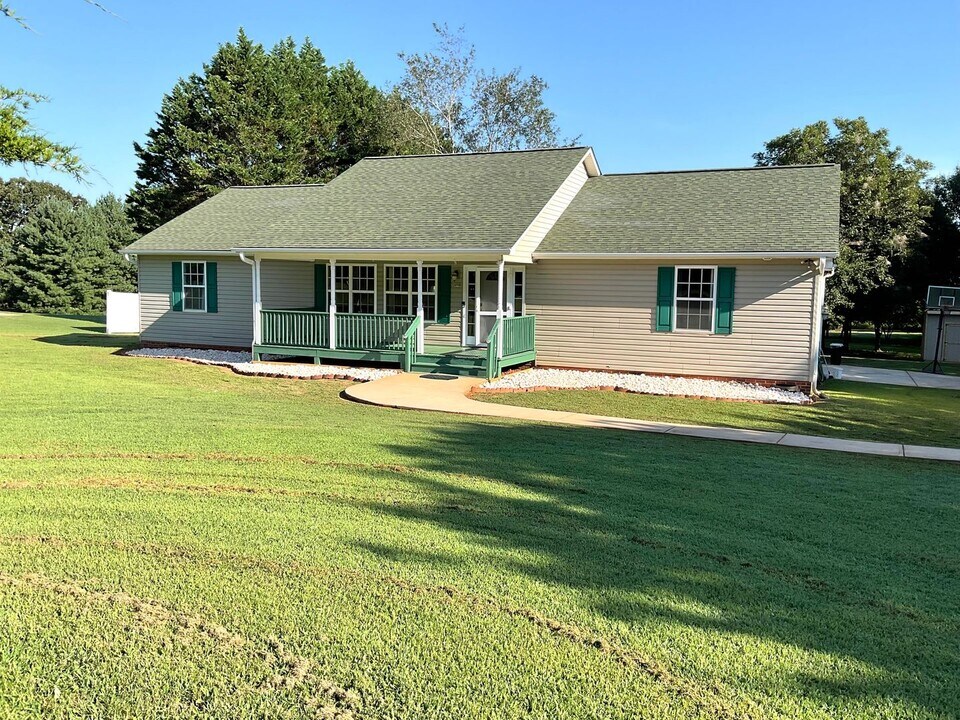 2700 Moose Gantt Trail in Crouse, NC - Building Photo