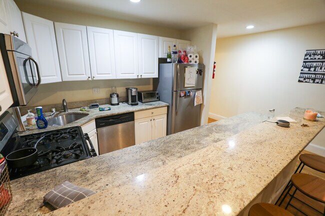 318 Saint Paul St, Unit 5