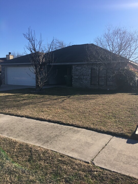 2710 Roadrunner Dr in Killeen, TX - Building Photo