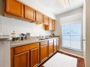4400 W Airport Blvd in Houston, TX - Building Photo - Building Photo