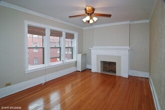 212 N Oak Park Ave-Unit -2DD in Oak Park, IL - Building Photo - Building Photo