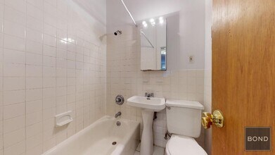 502 E 88th St in New York, NY - Building Photo - Building Photo