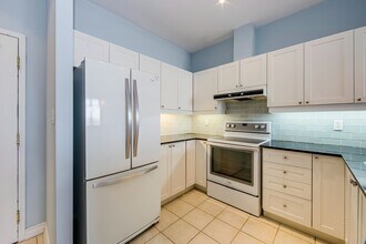 1-601 Leaside Park Dr in Toronto, ON - Building Photo - Building Photo