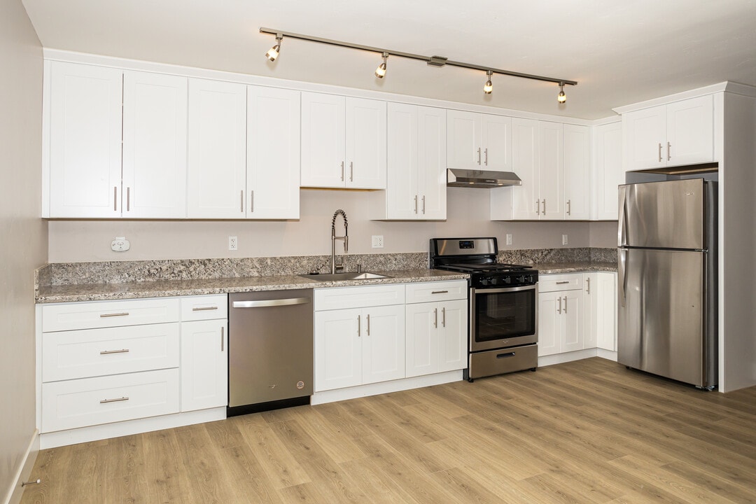 Santa Clara Terrace Apartments in Roseville, CA - Building Photo
