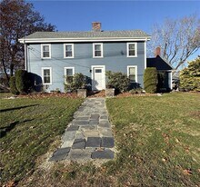 170 Austin Rd in North Kingstown, RI - Building Photo