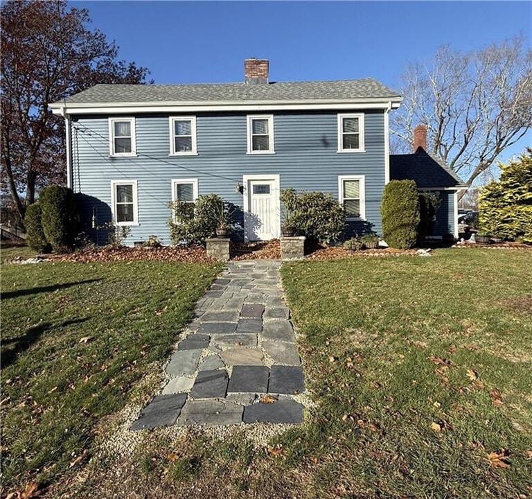170 Austin Rd in North Kingstown, RI - Building Photo
