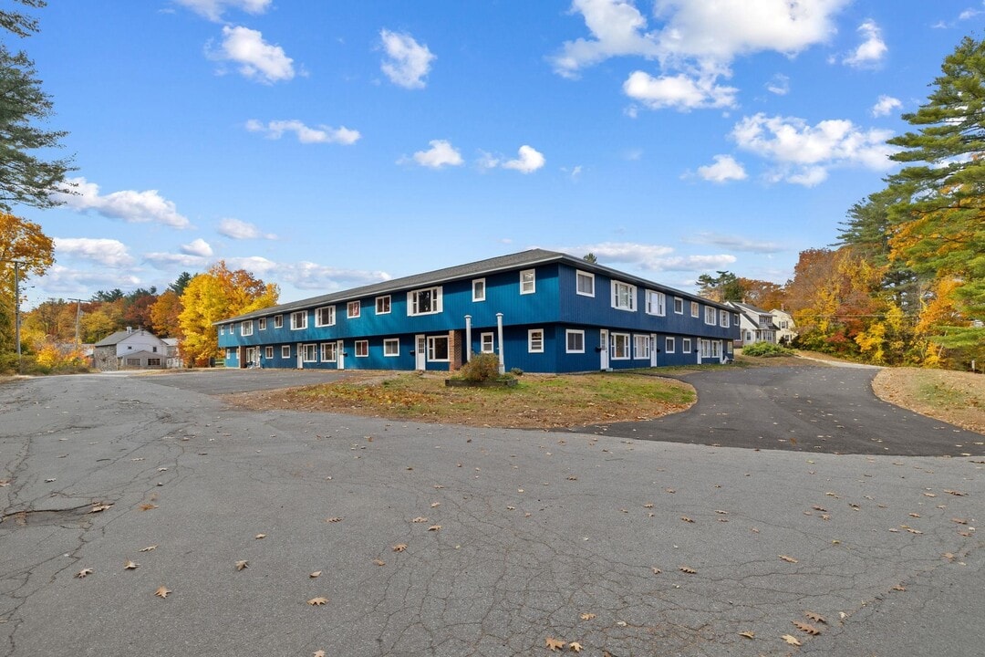 66 Myrtle St in Claremont, NH - Building Photo