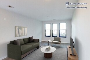 333 Great River Rd in Somerville, MA - Building Photo