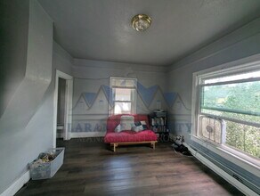 619 S 5th St in Laramie, WY - Foto de edificio - Building Photo