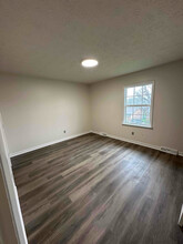 1176 Tatesbrook Dr in Lexington, KY - Foto de edificio - Building Photo