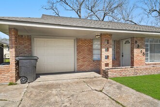 9315 Laura Koppe Rd in Houston, TX - Building Photo - Building Photo