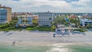9485 Gulf Shore Dr-Unit -601 in Naples, FL - Building Photo