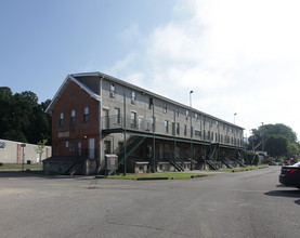 70 Market St in Oneonta, NY - Foto de edificio - Building Photo