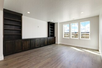 4314 E Parkcenter Blvd in Boise, ID - Building Photo - Building Photo