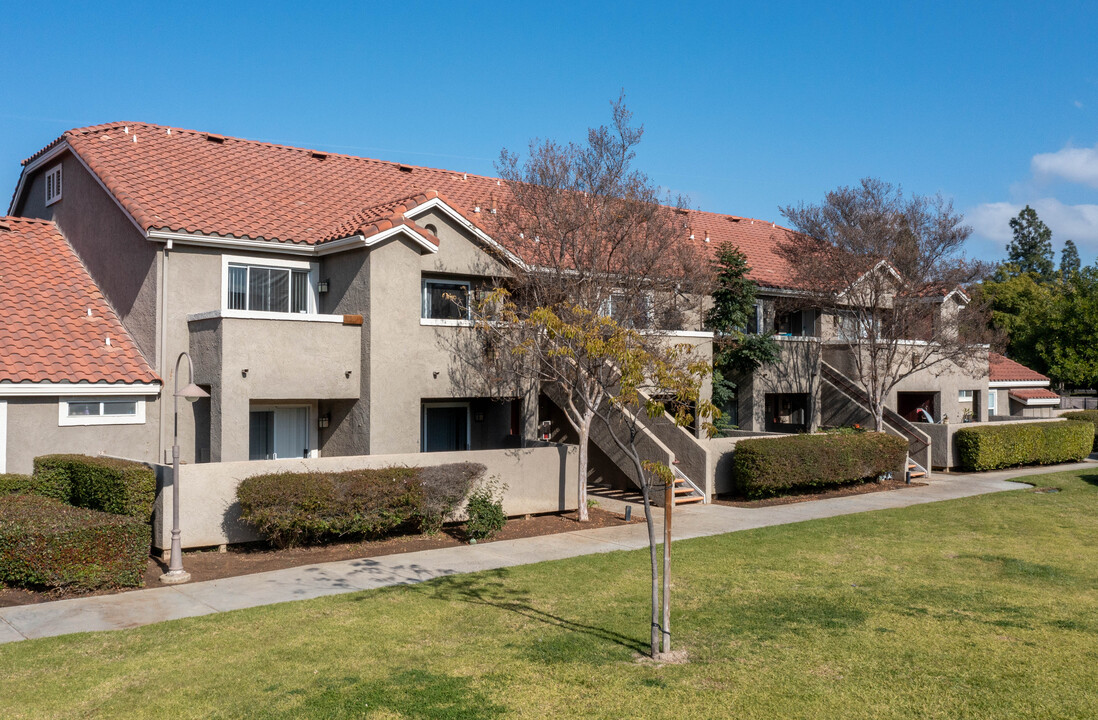 Mission Grove Gardens in Riverside, CA - Foto de edificio