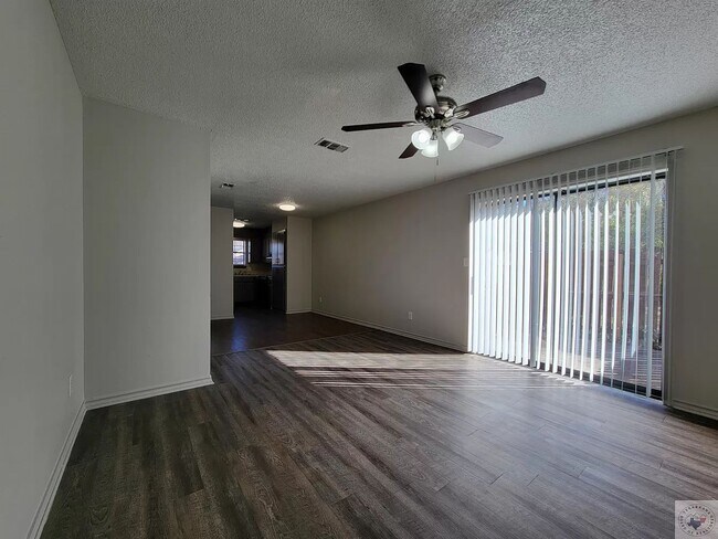 4 Robin Dr in Nash, TX - Building Photo - Building Photo