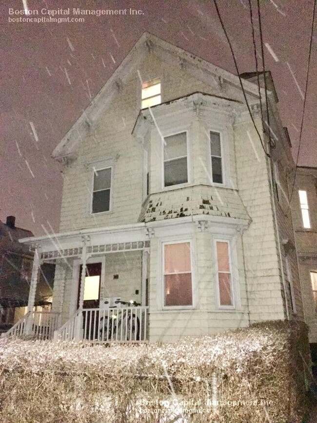 7 Quincy St, Unit 2 in Somerville, MA - Building Photo - Building Photo