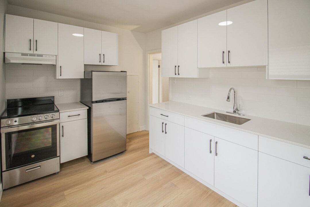 Sandhaven in Edmonton, AB - Building Photo