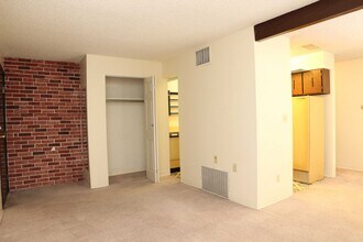 1705 Heatheridge Rd in Fort Collins, CO - Building Photo - Building Photo