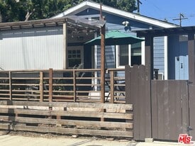 701 Navy St in Santa Monica, CA - Building Photo