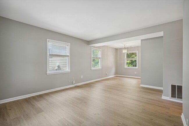 2023 Griffith Rd in Falls Church, VA - Building Photo - Building Photo