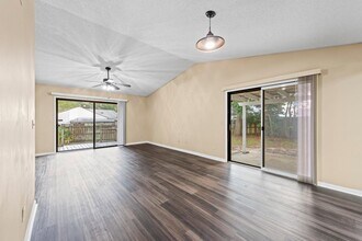 208 Bartonwood Ct in Niceville, FL - Building Photo - Building Photo