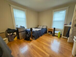 78 Hunnewell Ave, Unit 2 in Boston, MA - Building Photo - Building Photo