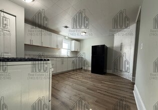 1236 1/2-1236 1/2 E Locust St in Lancaster, OH - Foto de edificio - Building Photo