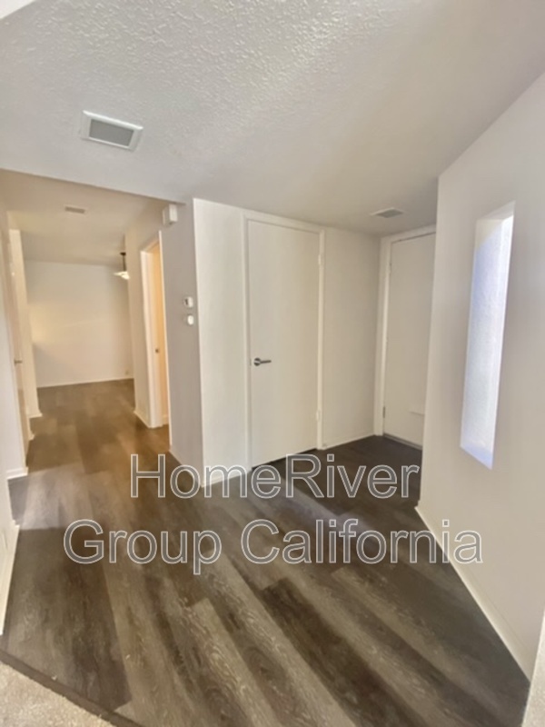 6210 Gloria Dr in Sacramento, CA - Building Photo - Building Photo