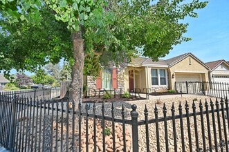 6756 E Alta Ave in Fresno, CA - Building Photo - Building Photo