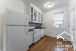 4826.5 W Addison St in Chicago, IL - Building Photo