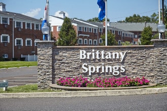 Brittany Springs in Levittown, PA - Foto de edificio - Building Photo
