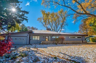 5601 Russett Rd in Madison, WI - Building Photo