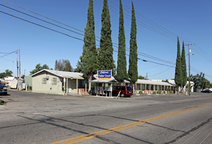 California Trailer Court Apartments