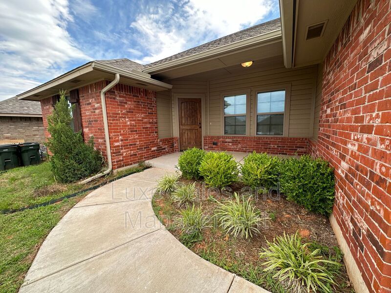 416 Josephine Ct in Yukon, OK - Building Photo