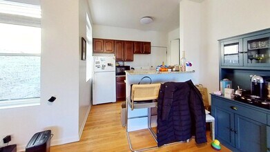 1307 W Addison St in Chicago, IL - Building Photo - Building Photo