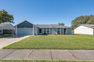 2652 Village Park Dr in Melbourne, FL - Building Photo