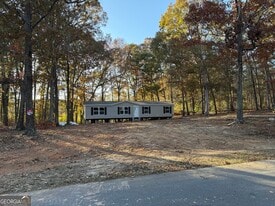 900 Harrison Rd in Carrollton, GA - Building Photo
