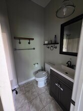 40 N Eustis St, Unit 1 in Eustis, FL - Foto de edificio - Building Photo